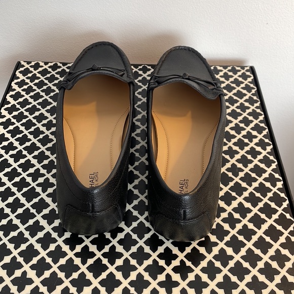 Excellent gently used condition leather loafers - Picture 2 of 7